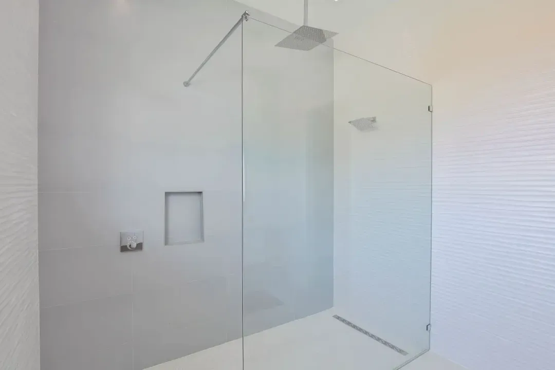 Privacy in 6 Bathrooms – view 4
