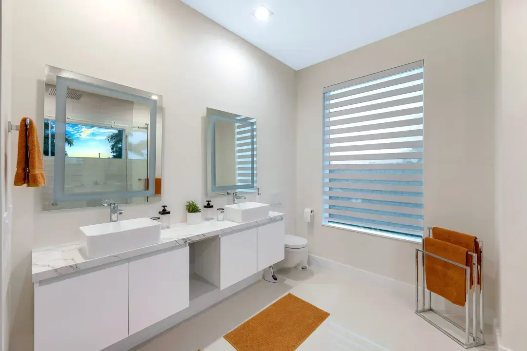 Privacy in 6 Bathrooms – view 12